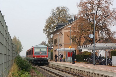 Bahnhof mit Regionalbahn